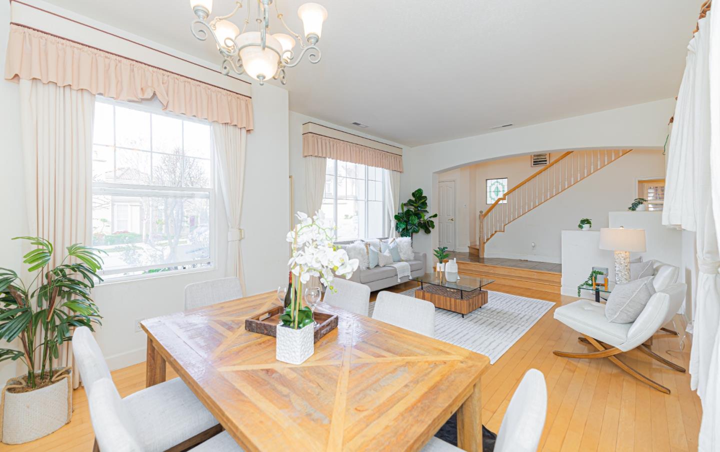 Detail Gallery Image 10 of 56 For 3350 Ariel Joshua Ct, San Jose,  CA 95135 - 4 Beds | 3/1 Baths