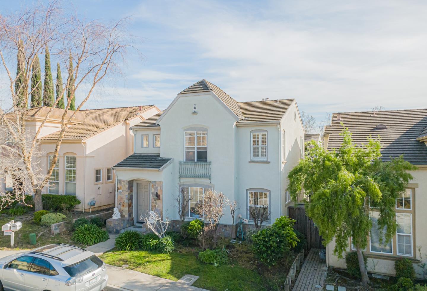 Detail Gallery Image 2 of 56 For 3350 Ariel Joshua Ct, San Jose,  CA 95135 - 4 Beds | 3/1 Baths