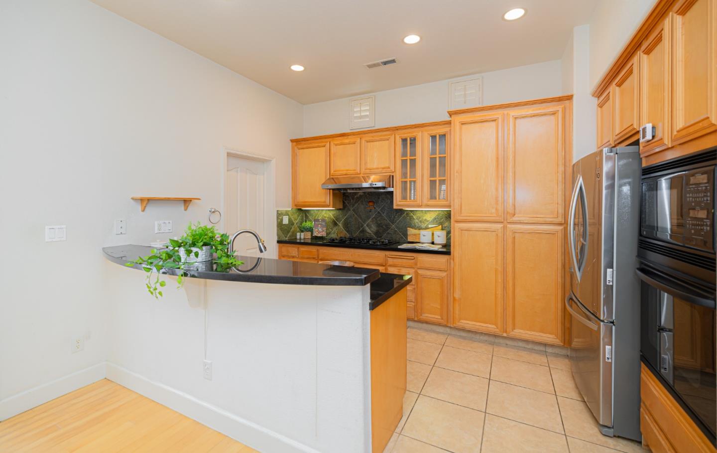 Detail Gallery Image 21 of 56 For 3350 Ariel Joshua Ct, San Jose,  CA 95135 - 4 Beds | 3/1 Baths