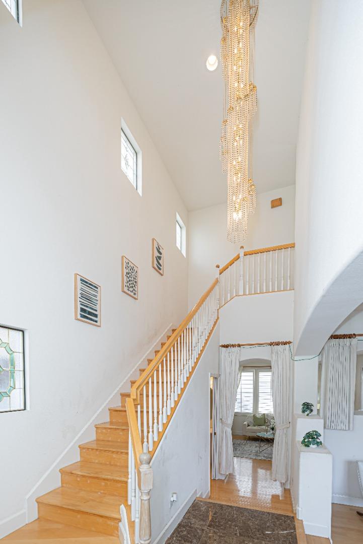 Detail Gallery Image 4 of 56 For 3350 Ariel Joshua Ct, San Jose,  CA 95135 - 4 Beds | 3/1 Baths