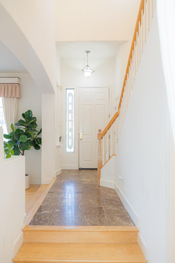 Detail Gallery Image 5 of 56 For 3350 Ariel Joshua Ct, San Jose,  CA 95135 - 4 Beds | 3/1 Baths