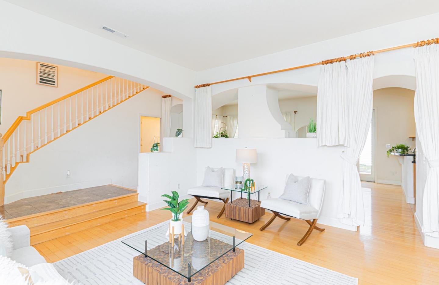 Detail Gallery Image 6 of 56 For 3350 Ariel Joshua Ct, San Jose,  CA 95135 - 4 Beds | 3/1 Baths