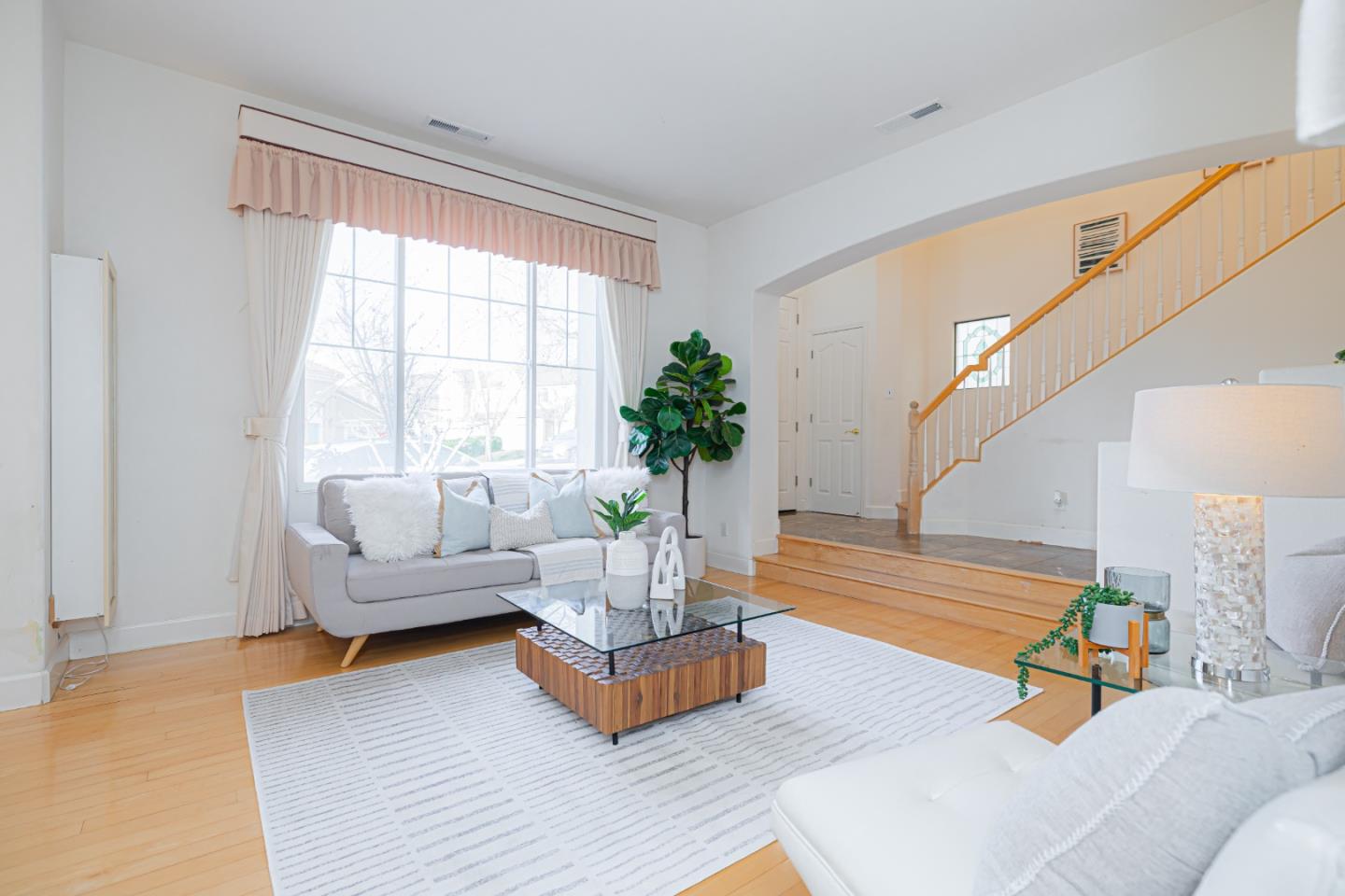 Detail Gallery Image 7 of 56 For 3350 Ariel Joshua Ct, San Jose,  CA 95135 - 4 Beds | 3/1 Baths