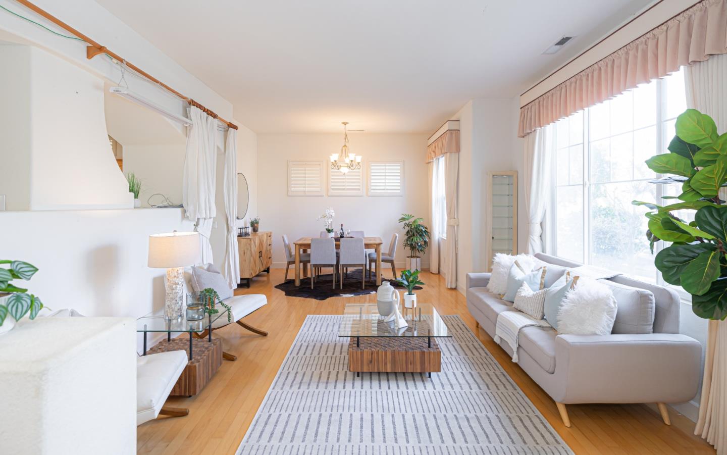 Detail Gallery Image 9 of 56 For 3350 Ariel Joshua Ct, San Jose,  CA 95135 - 4 Beds | 3/1 Baths