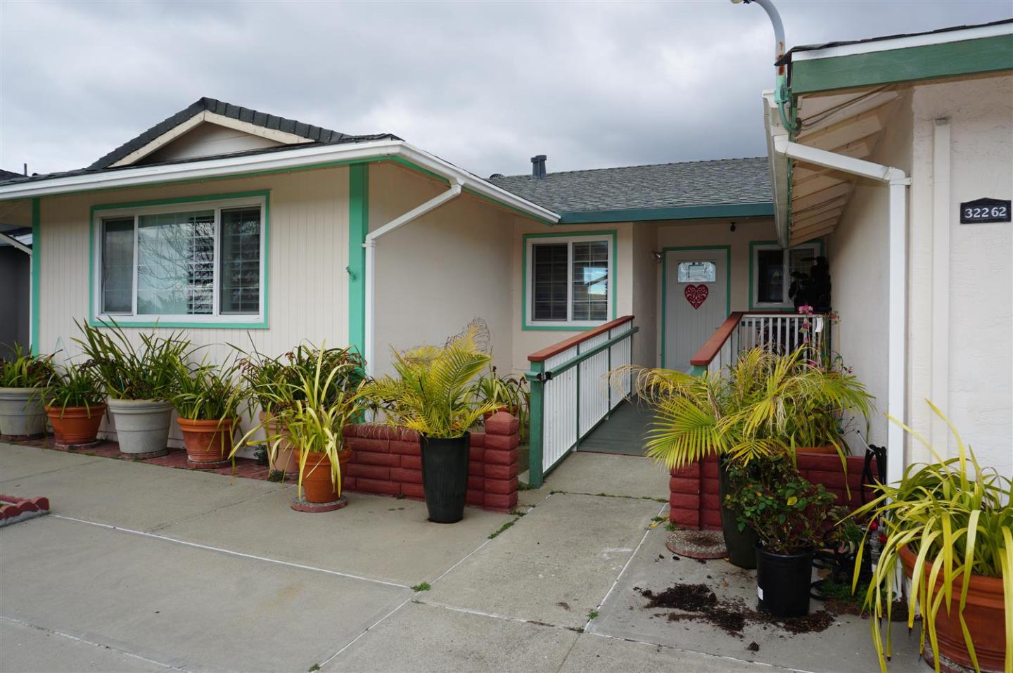 Detail Gallery Image 4 of 28 For 32262 Crest Ln, Union City,  CA 94587 - 6 Beds | 2 Baths