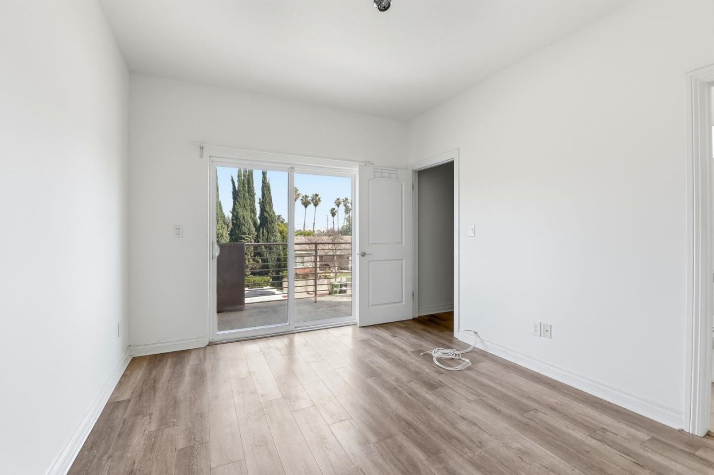 Detail Gallery Image 11 of 20 For 6016 Fair Ave, North Hollywood,  CA 91606 - 4 Beds | 4 Baths