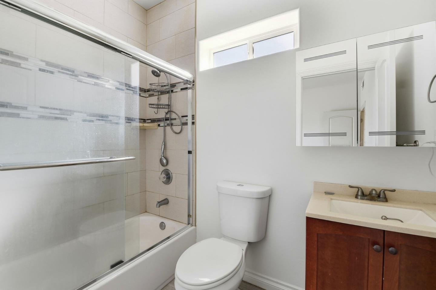 Detail Gallery Image 16 of 20 For 6016 Fair Ave, North Hollywood,  CA 91606 - 4 Beds | 4 Baths