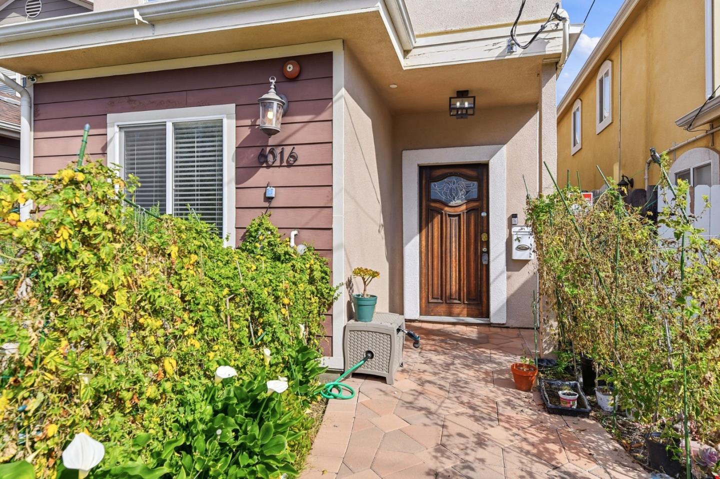 Detail Gallery Image 3 of 20 For 6016 Fair Ave, North Hollywood,  CA 91606 - 4 Beds | 4 Baths