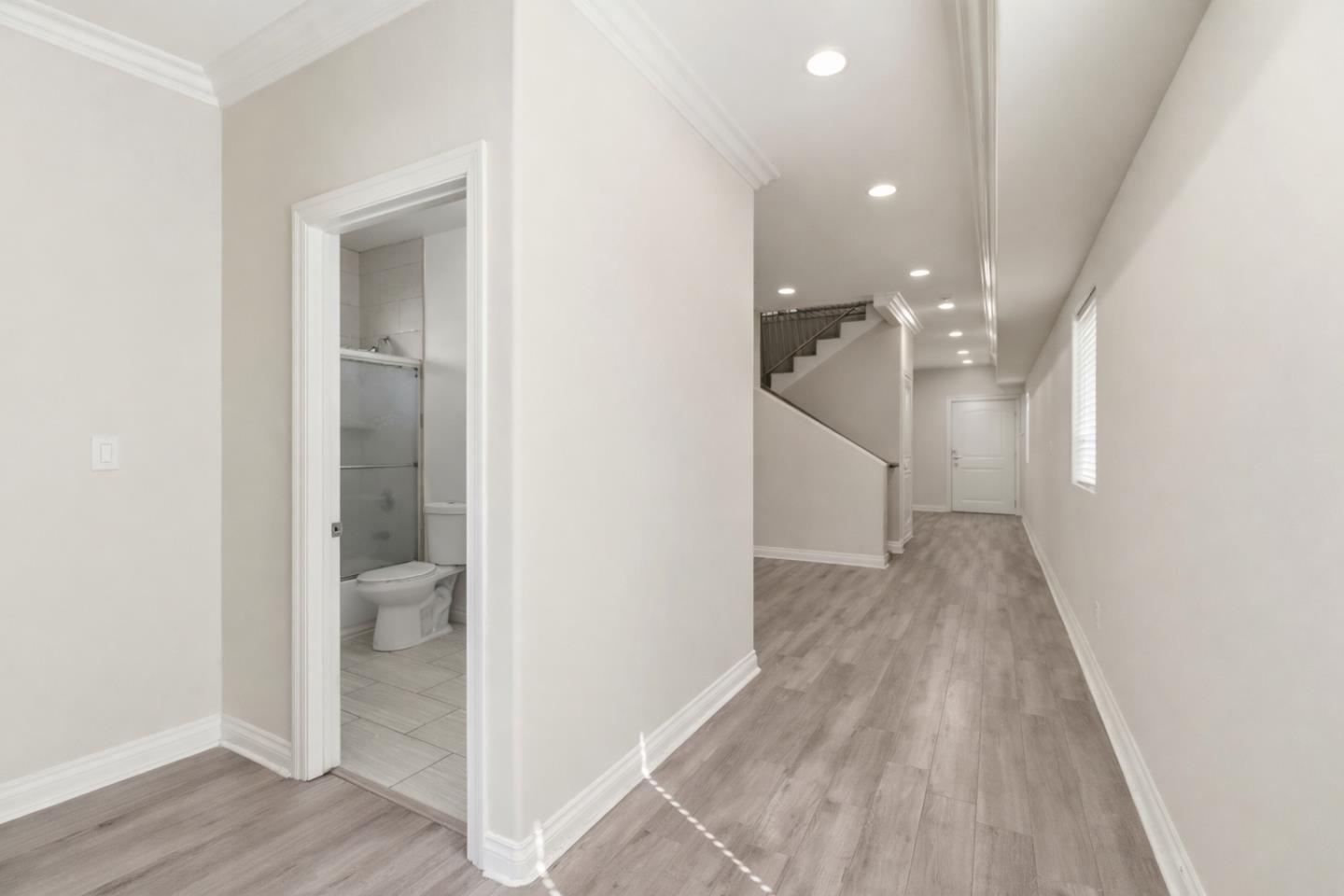 Detail Gallery Image 4 of 20 For 6016 Fair Ave, North Hollywood,  CA 91606 - 4 Beds | 4 Baths