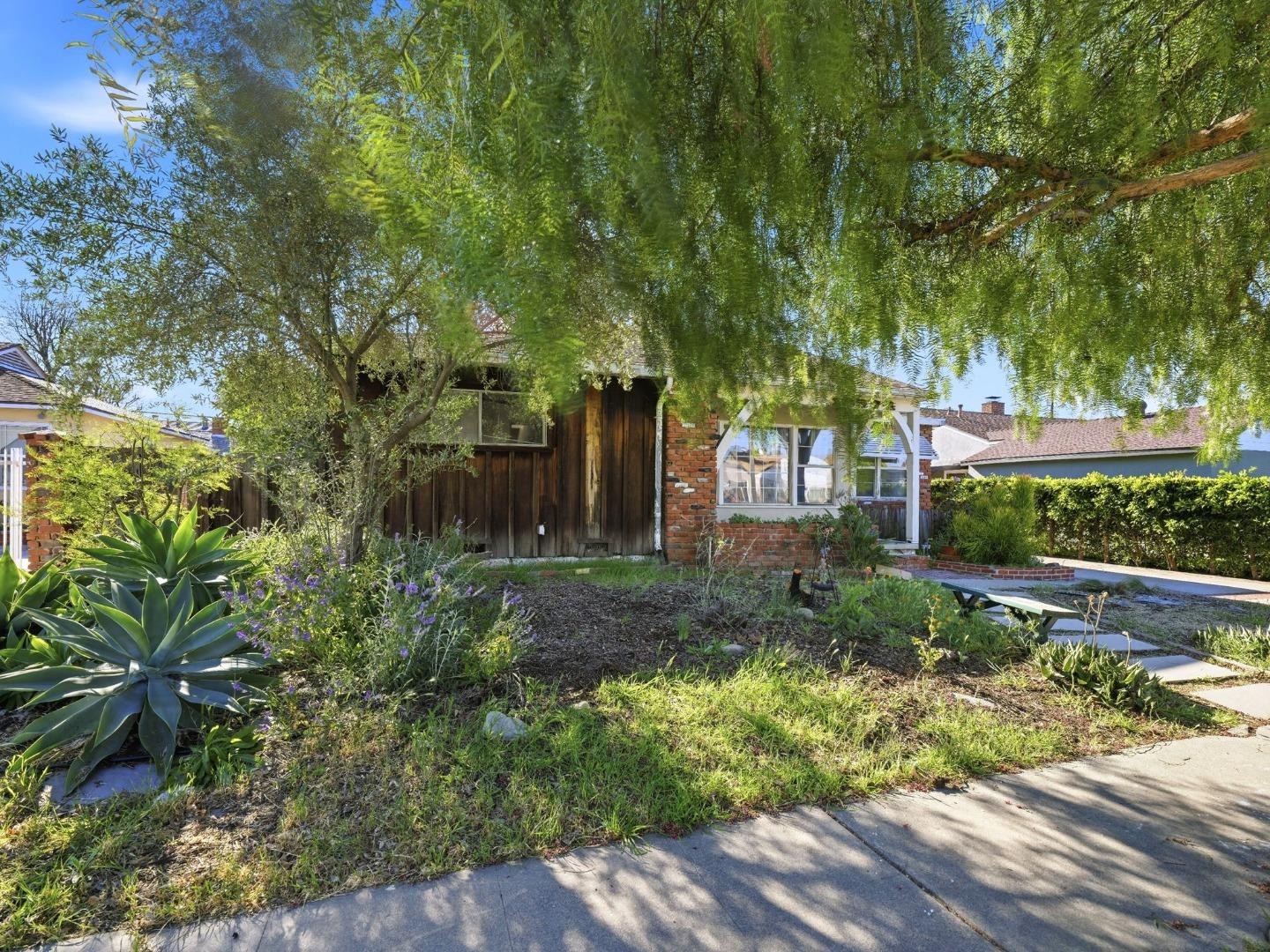 Detail Gallery Image 2 of 22 For 13574 Ottoman St, Arleta,  CA 91331 - 3 Beds | 2 Baths