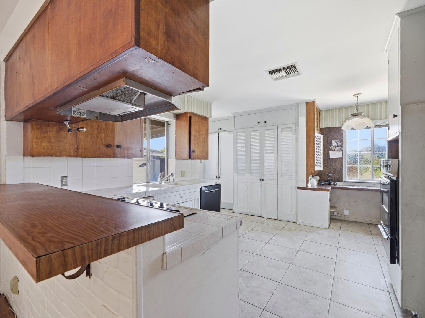 Detail Gallery Image 9 of 22 For 13574 Ottoman St, Arleta,  CA 91331 - 3 Beds | 2 Baths