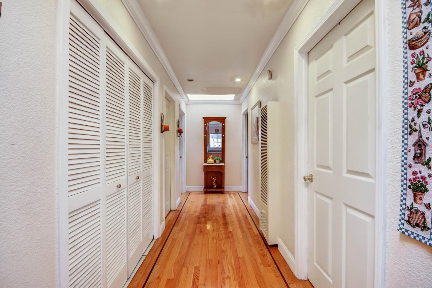 Detail Gallery Image 15 of 38 For 204 Park St, Redwood City,  CA 94061 - 4 Beds | 2 Baths