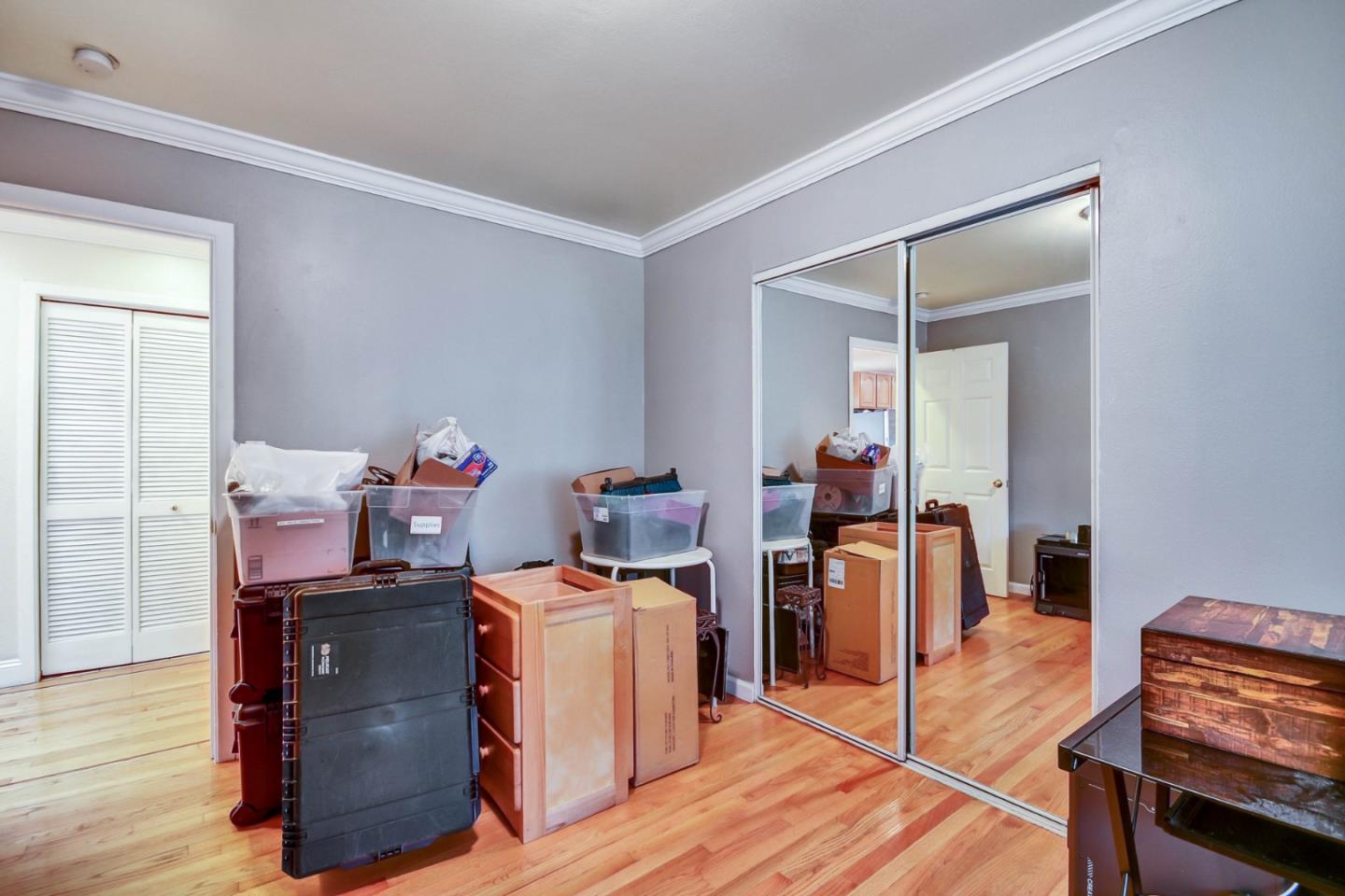 Detail Gallery Image 17 of 38 For 204 Park St, Redwood City,  CA 94061 - 4 Beds | 2 Baths