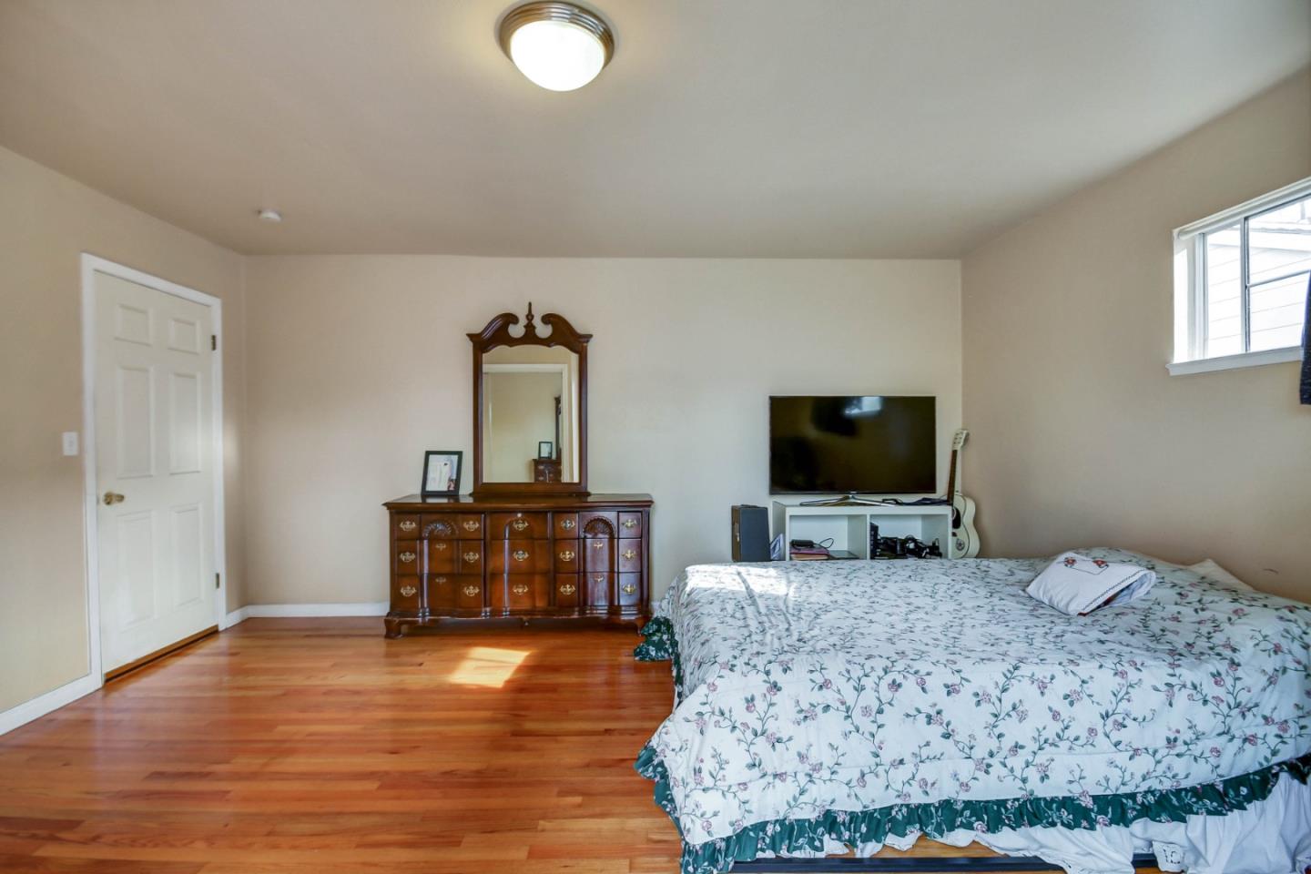 Detail Gallery Image 23 of 38 For 204 Park St, Redwood City,  CA 94061 - 4 Beds | 2 Baths