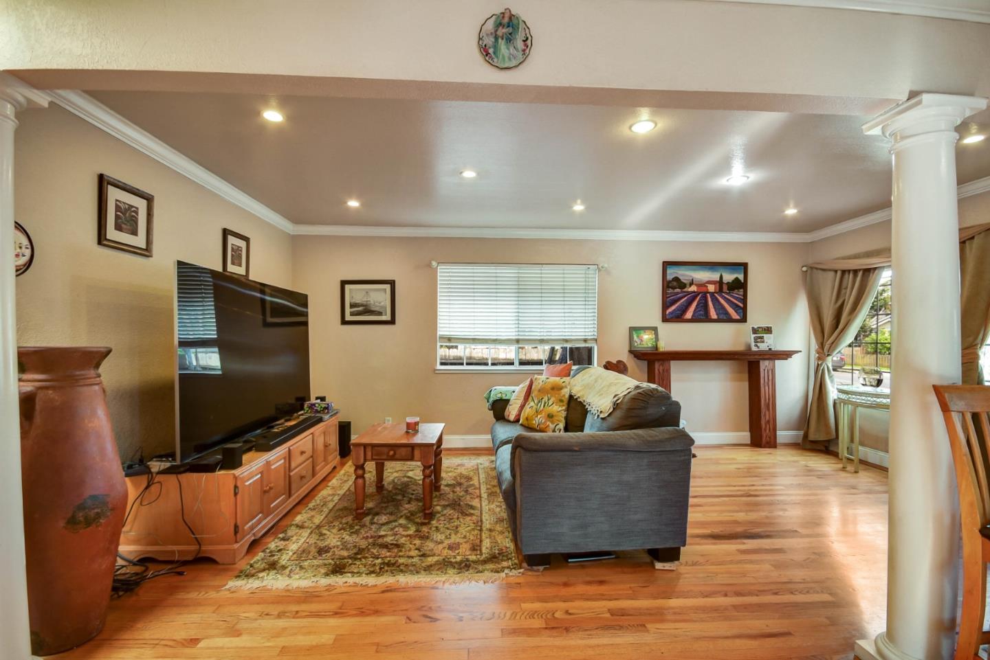 Detail Gallery Image 7 of 38 For 204 Park St, Redwood City,  CA 94061 - 4 Beds | 2 Baths