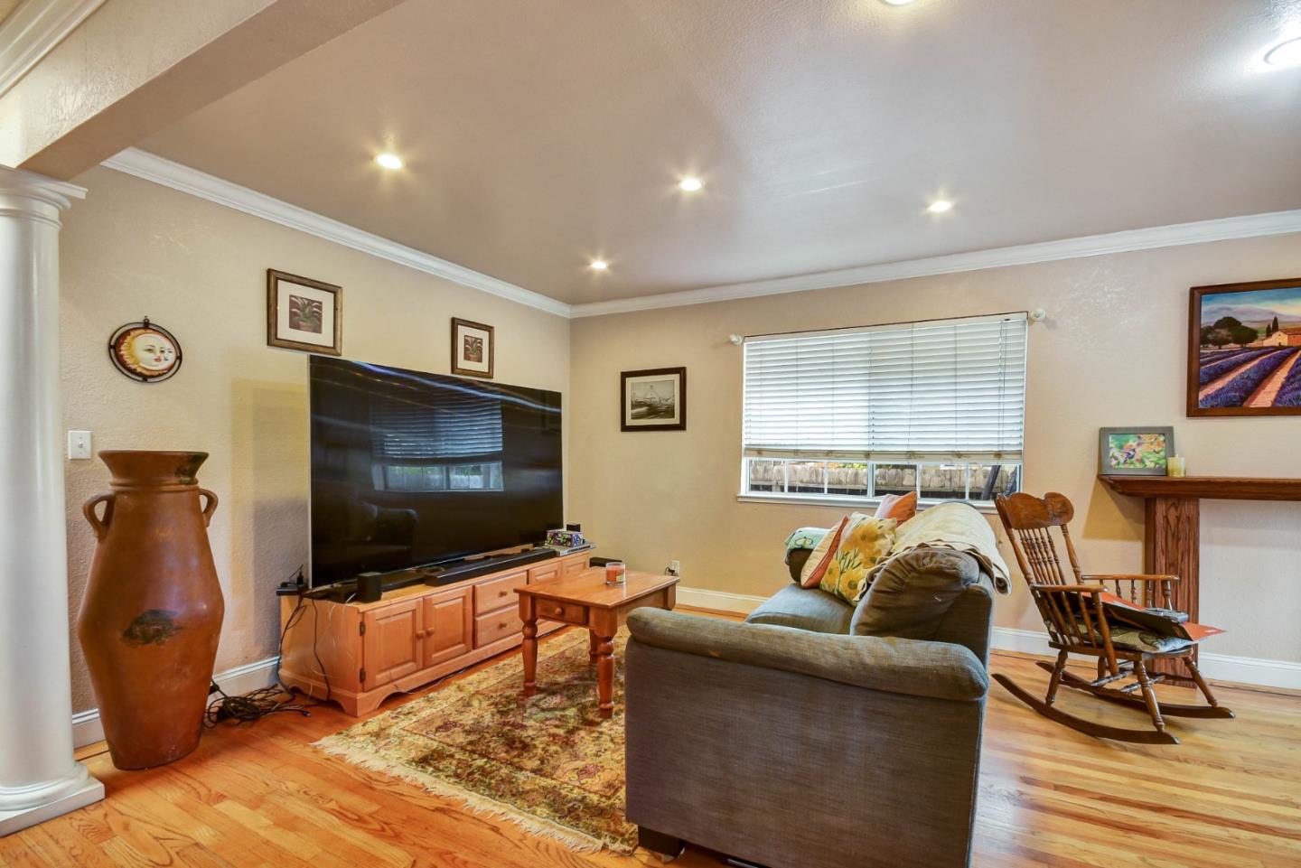 Detail Gallery Image 8 of 38 For 204 Park St, Redwood City,  CA 94061 - 4 Beds | 2 Baths