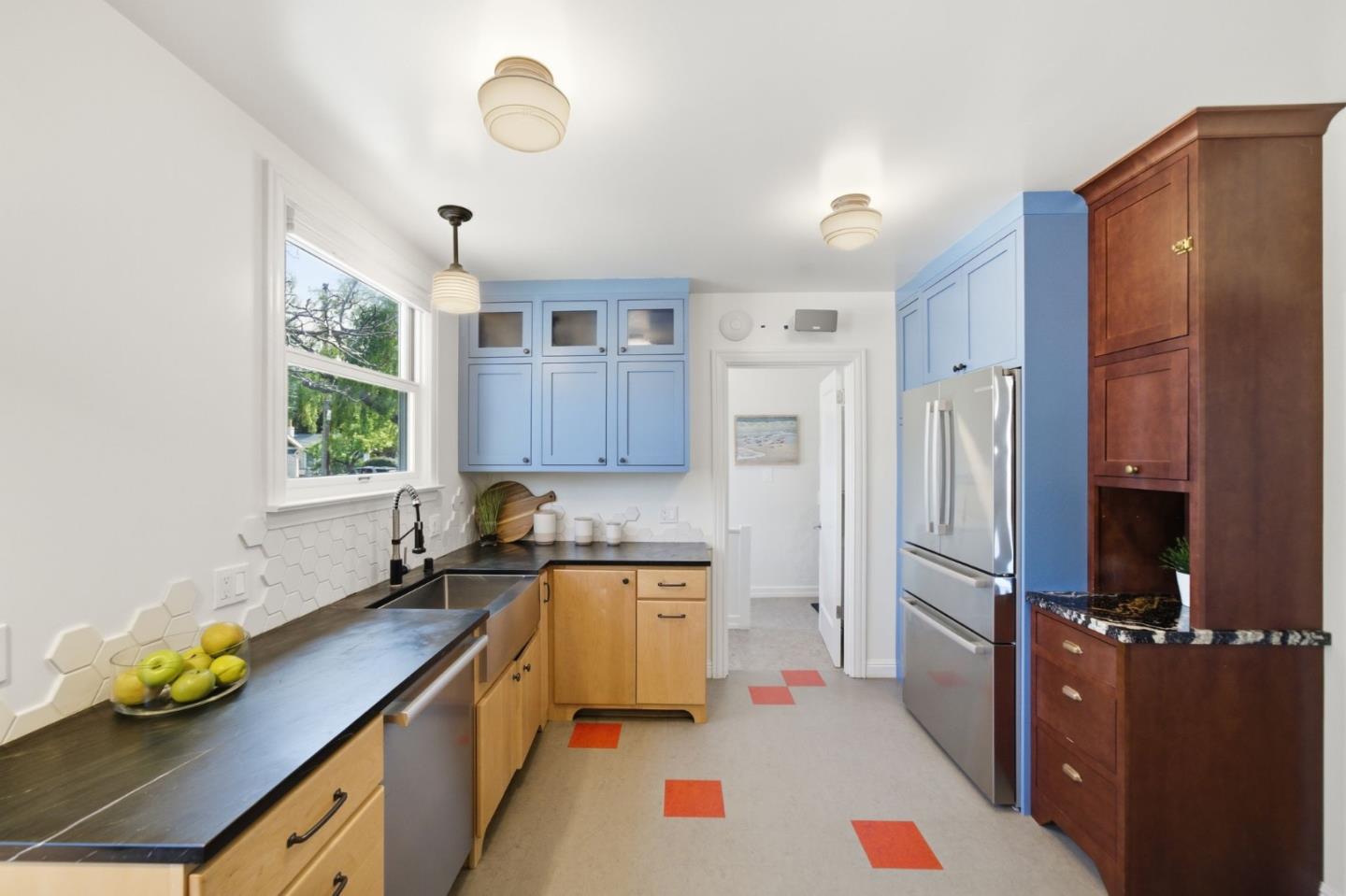 Detail Gallery Image 10 of 45 For 618 9th Ave, San Mateo,  CA 94402 - 2 Beds | 1/1 Baths