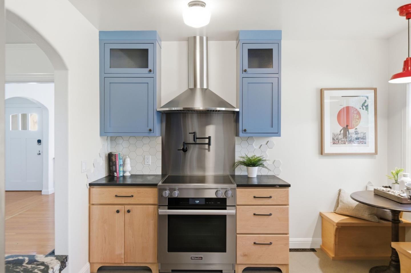 Detail Gallery Image 12 of 45 For 618 9th Ave, San Mateo,  CA 94402 - 2 Beds | 1/1 Baths