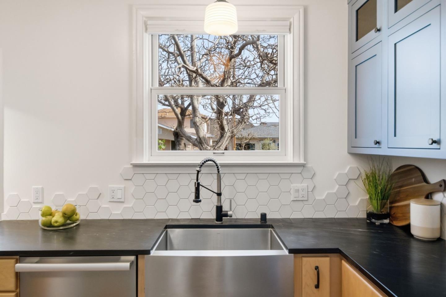 Detail Gallery Image 13 of 45 For 618 9th Ave, San Mateo,  CA 94402 - 2 Beds | 1/1 Baths