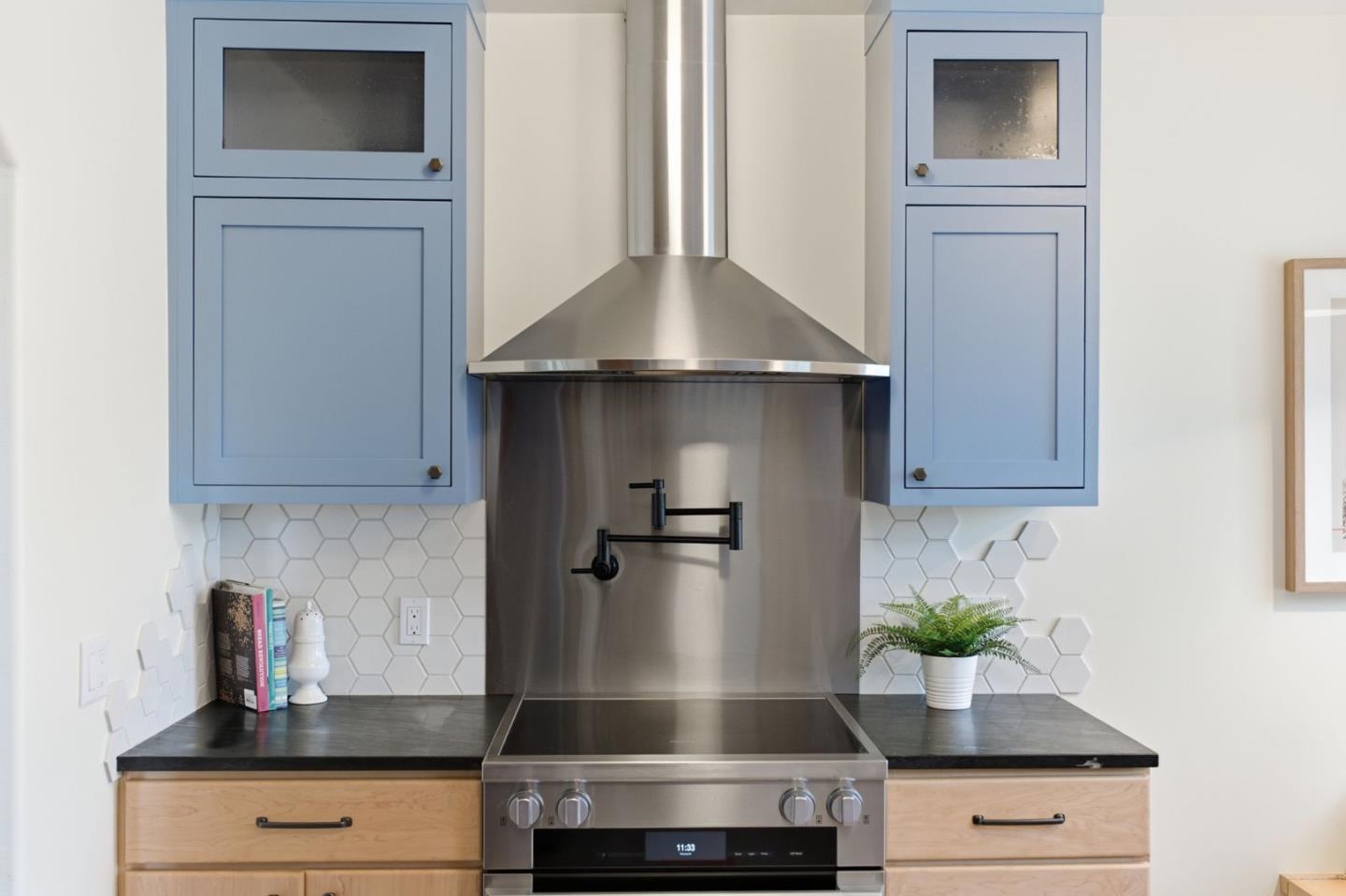 Detail Gallery Image 15 of 45 For 618 9th Ave, San Mateo,  CA 94402 - 2 Beds | 1/1 Baths