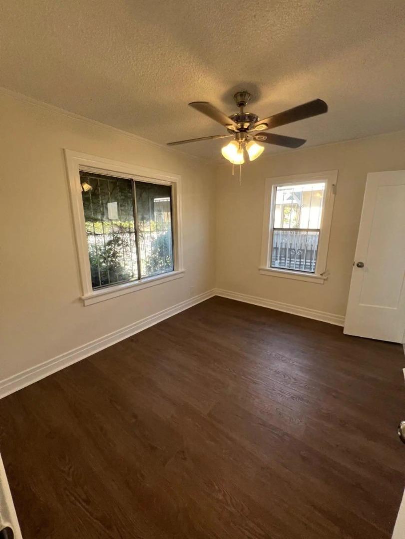 Detail Gallery Image 6 of 7 For 1110 W 92nd St, Los Angeles,  CA 90044 - 3 Beds | 2/1 Baths