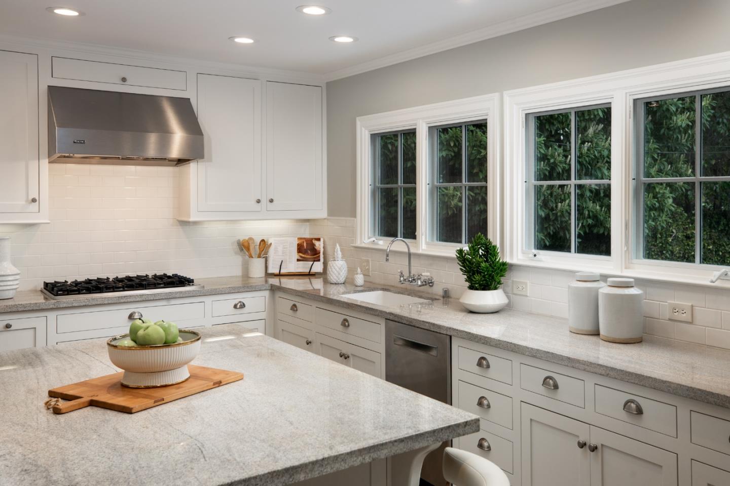 Detail Gallery Image 18 of 37 For 27 Nevada St, Redwood City,  CA 94062 - 3 Beds | 2 Baths