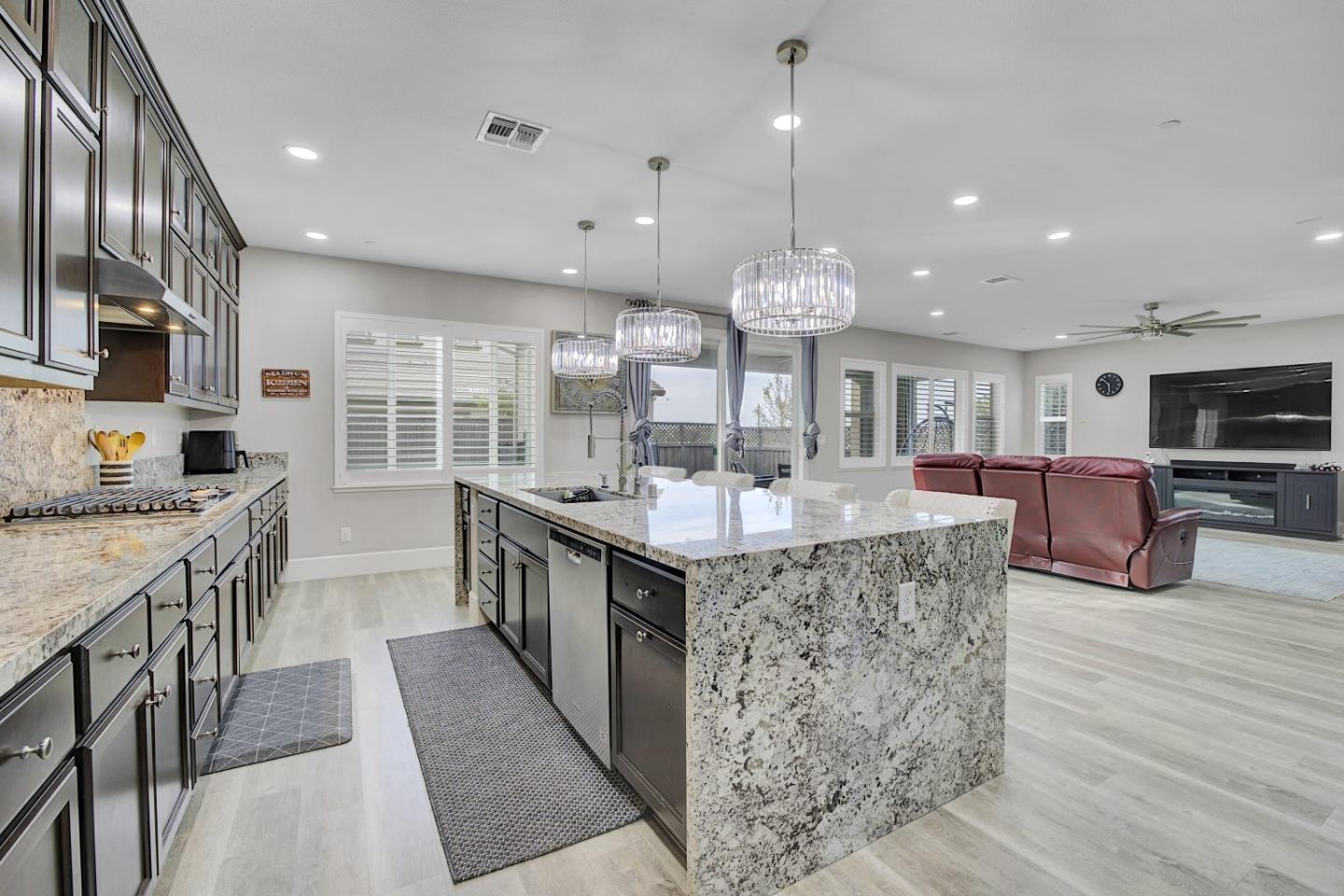 Detail Gallery Image 18 of 61 For 2373 Omega Ct, Tracy,  CA 95377 - 4 Beds | 3/1 Baths