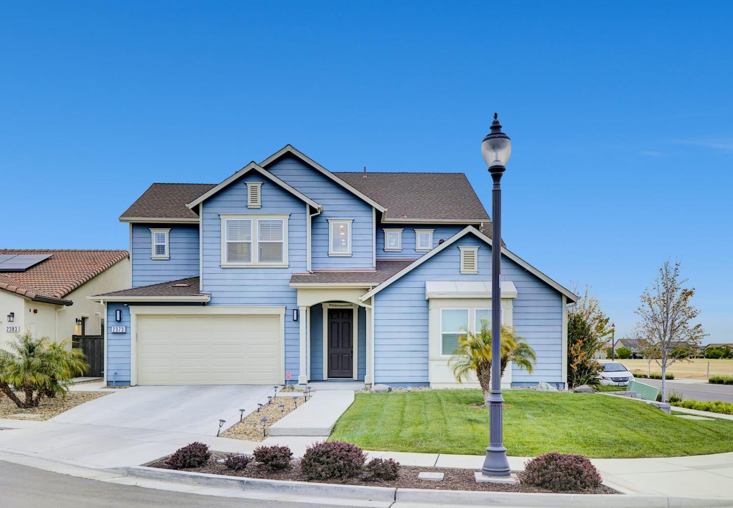 Detail Gallery Image 4 of 61 For 2373 Omega Ct, Tracy,  CA 95377 - 4 Beds | 3/1 Baths