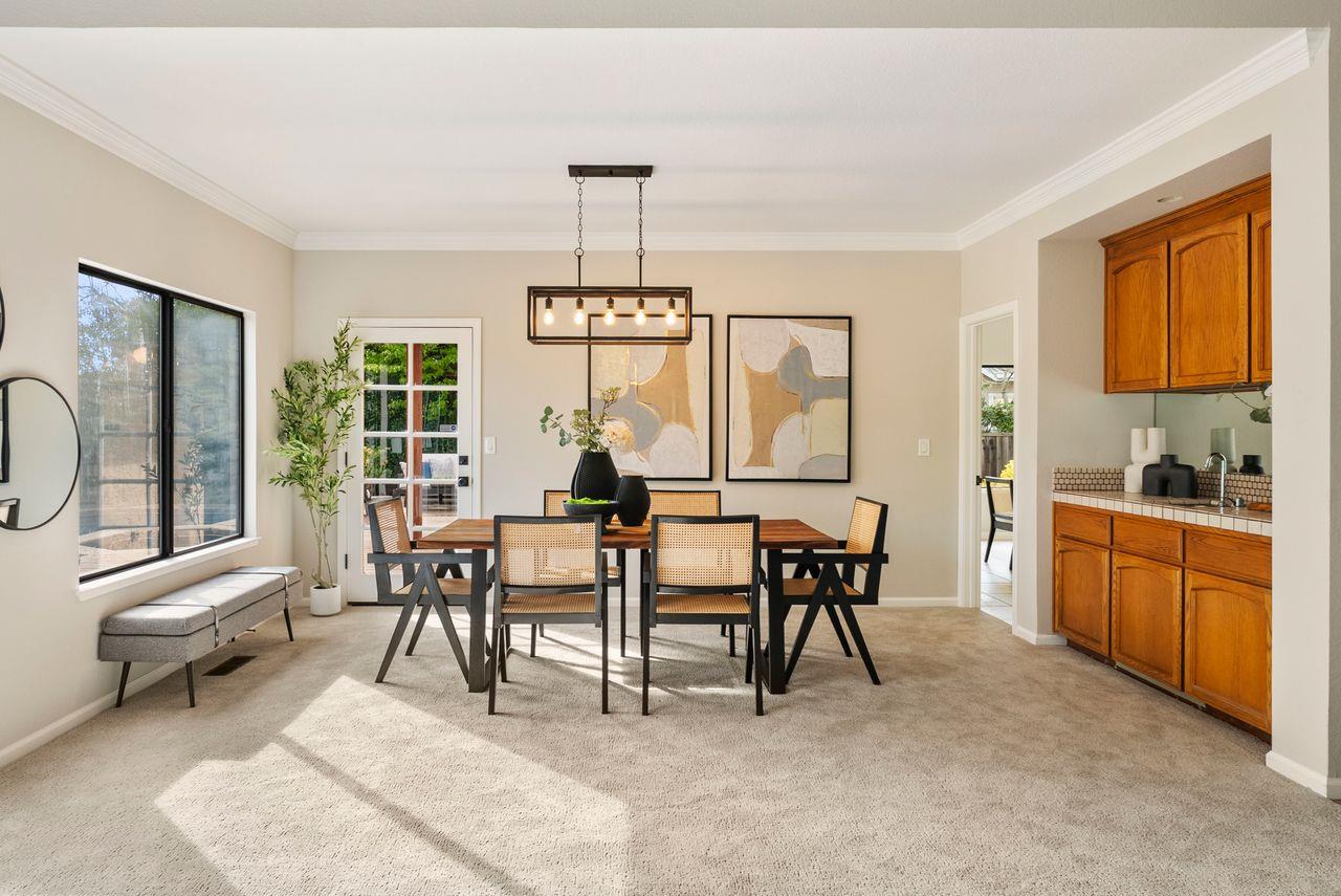 Detail Gallery Image 11 of 46 For 6 Woodridge Ct, Redwood City,  CA 94061 - 4 Beds | 3 Baths