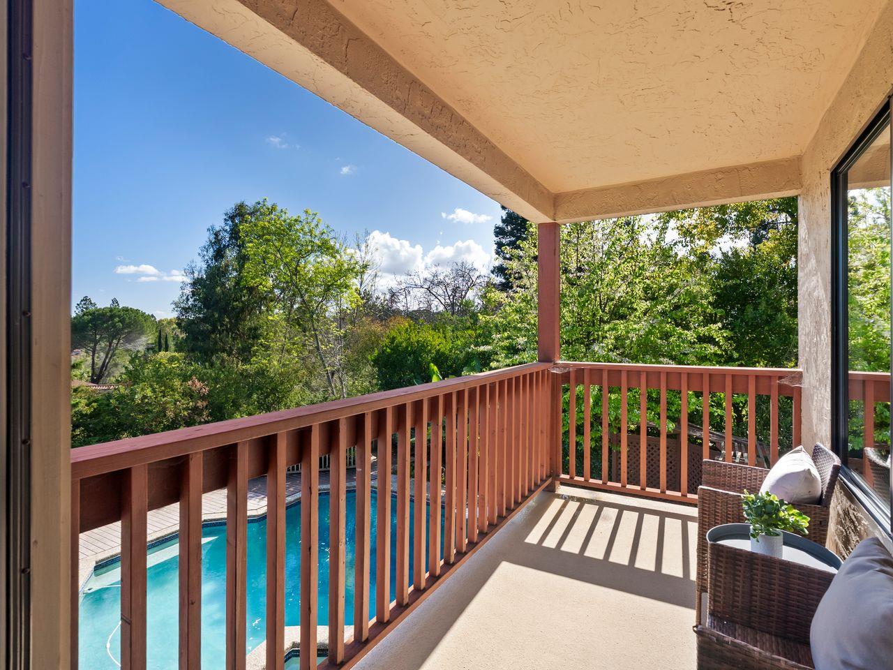 Detail Gallery Image 25 of 46 For 6 Woodridge Ct, Redwood City,  CA 94061 - 4 Beds | 3 Baths