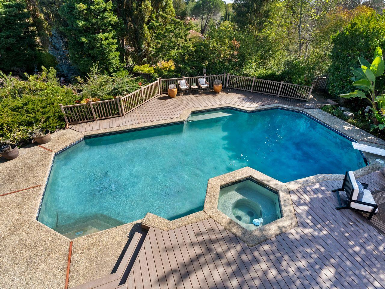 Detail Gallery Image 26 of 46 For 6 Woodridge Ct, Redwood City,  CA 94061 - 4 Beds | 3 Baths