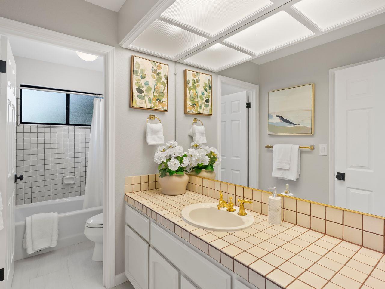 Detail Gallery Image 35 of 46 For 6 Woodridge Ct, Redwood City,  CA 94061 - 4 Beds | 3 Baths