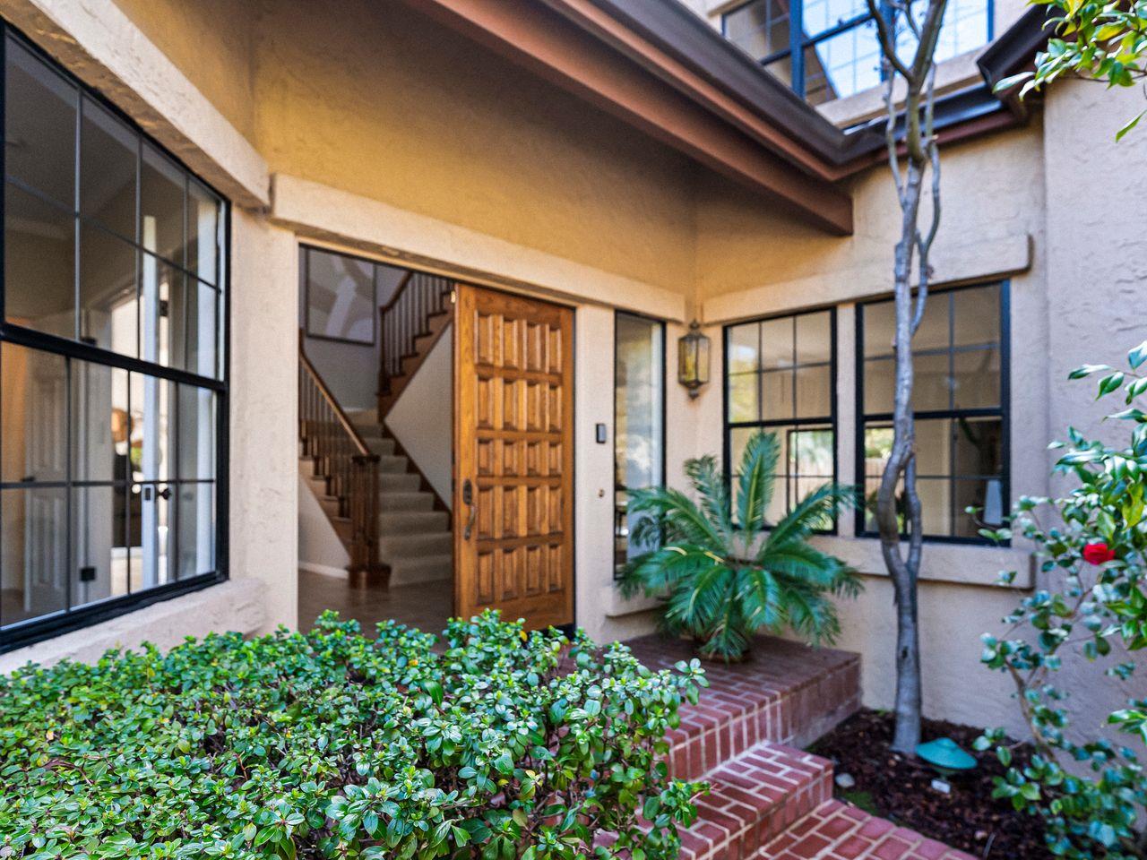 Detail Gallery Image 4 of 46 For 6 Woodridge Ct, Redwood City,  CA 94061 - 4 Beds | 3 Baths