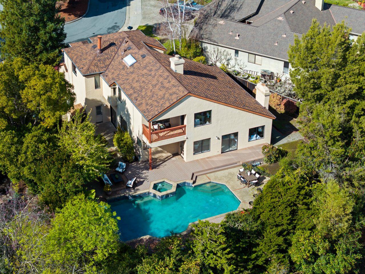 Detail Gallery Image 5 of 46 For 6 Woodridge Ct, Redwood City,  CA 94061 - 4 Beds | 3 Baths