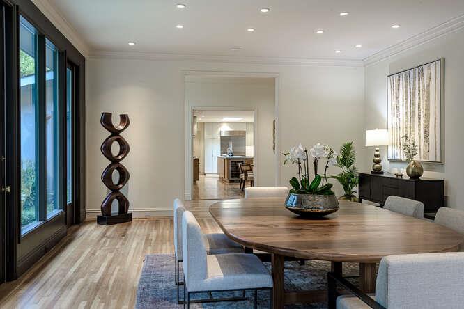 Detail Gallery Image 14 of 73 For 747 Bromfield Rd, Hillsborough,  CA 94010 - 4 Beds | 4/1 Baths