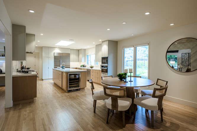 Detail Gallery Image 15 of 73 For 747 Bromfield Rd, Hillsborough,  CA 94010 - 4 Beds | 4/1 Baths