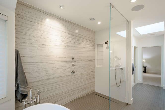 Detail Gallery Image 30 of 73 For 747 Bromfield Rd, Hillsborough,  CA 94010 - 4 Beds | 4/1 Baths