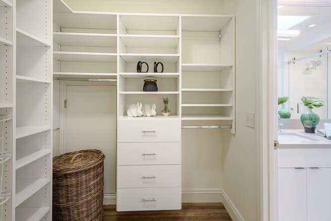 Detail Gallery Image 38 of 73 For 747 Bromfield Rd, Hillsborough,  CA 94010 - 4 Beds | 4/1 Baths