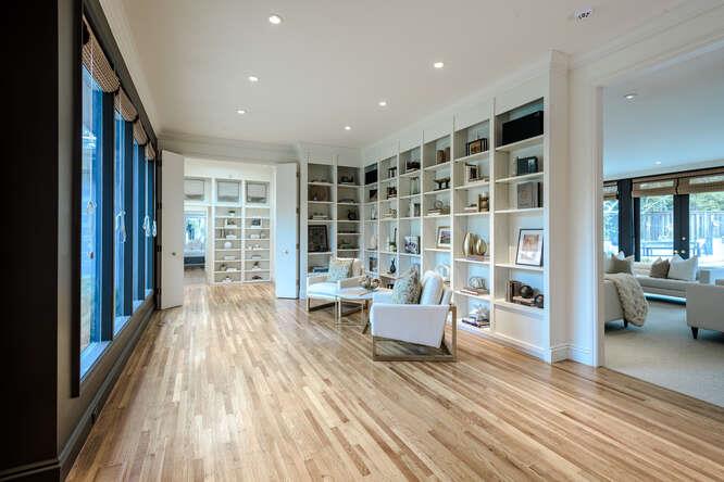 Detail Gallery Image 4 of 73 For 747 Bromfield Rd, Hillsborough,  CA 94010 - 4 Beds | 4/1 Baths