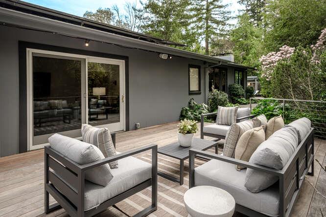 Detail Gallery Image 46 of 73 For 747 Bromfield Rd, Hillsborough,  CA 94010 - 4 Beds | 4/1 Baths