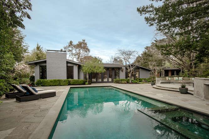 Detail Gallery Image 55 of 73 For 747 Bromfield Rd, Hillsborough,  CA 94010 - 4 Beds | 4/1 Baths