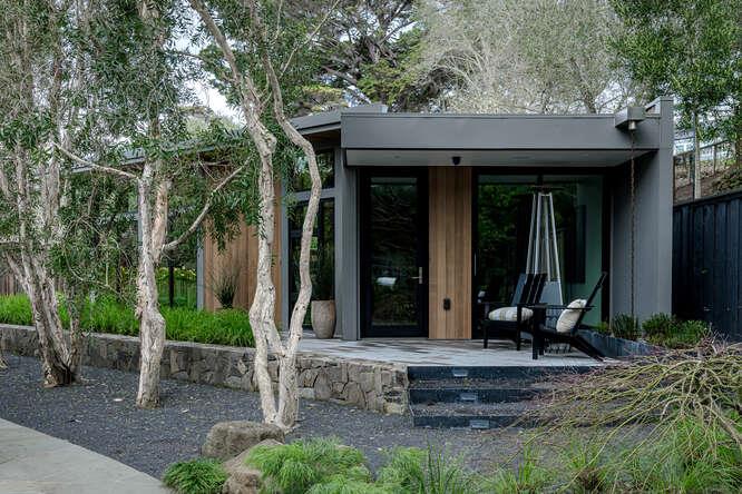 Detail Gallery Image 57 of 73 For 747 Bromfield Rd, Hillsborough,  CA 94010 - 4 Beds | 4/1 Baths