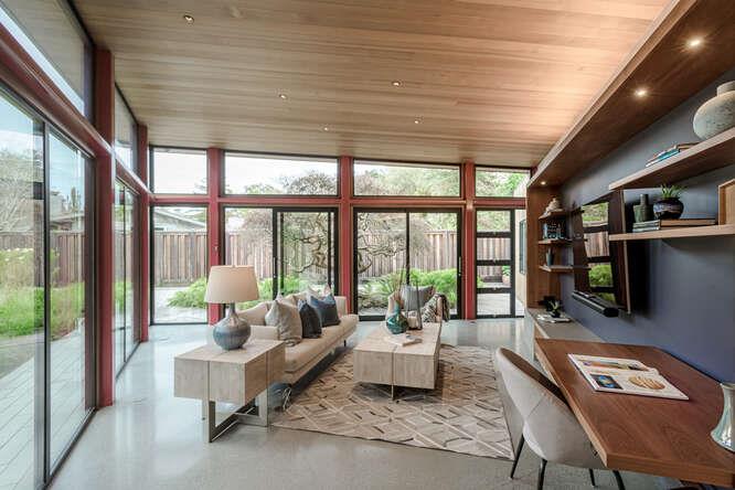 Detail Gallery Image 60 of 73 For 747 Bromfield Rd, Hillsborough,  CA 94010 - 4 Beds | 4/1 Baths