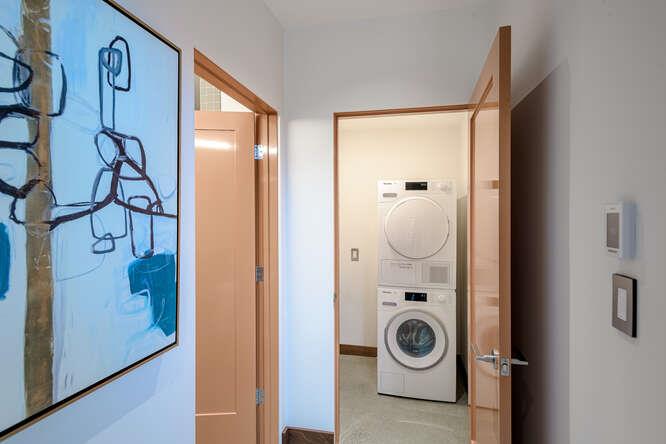 Detail Gallery Image 69 of 73 For 747 Bromfield Rd, Hillsborough,  CA 94010 - 4 Beds | 4/1 Baths