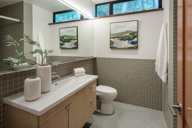 Detail Gallery Image 70 of 73 For 747 Bromfield Rd, Hillsborough,  CA 94010 - 4 Beds | 4/1 Baths