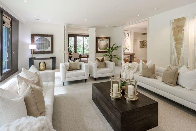 Detail Gallery Image 8 of 73 For 747 Bromfield Rd, Hillsborough,  CA 94010 - 4 Beds | 4/1 Baths