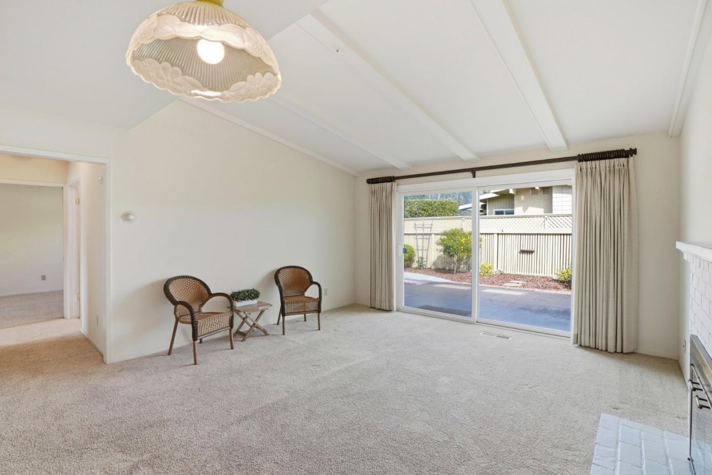 Detail Gallery Image 2 of 12 For 273 Hacienda Carmel, Carmel,  CA 93923 - 2 Beds | 2 Baths