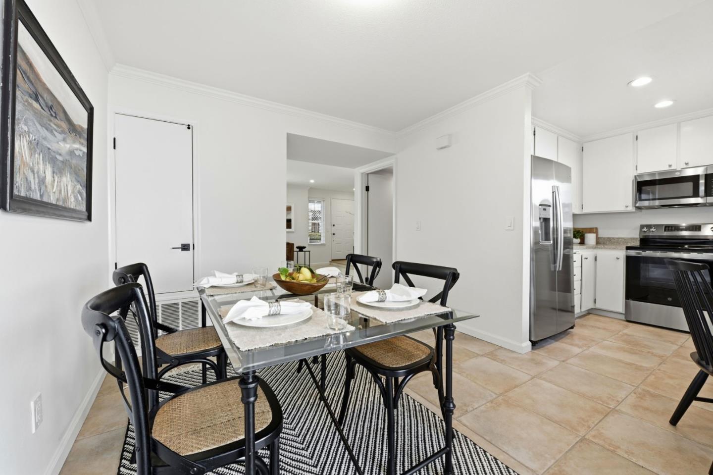 Detail Gallery Image 9 of 36 For 477 Quail Bush Ct, San Jose,  CA 95117 - 2 Beds | 2/1 Baths