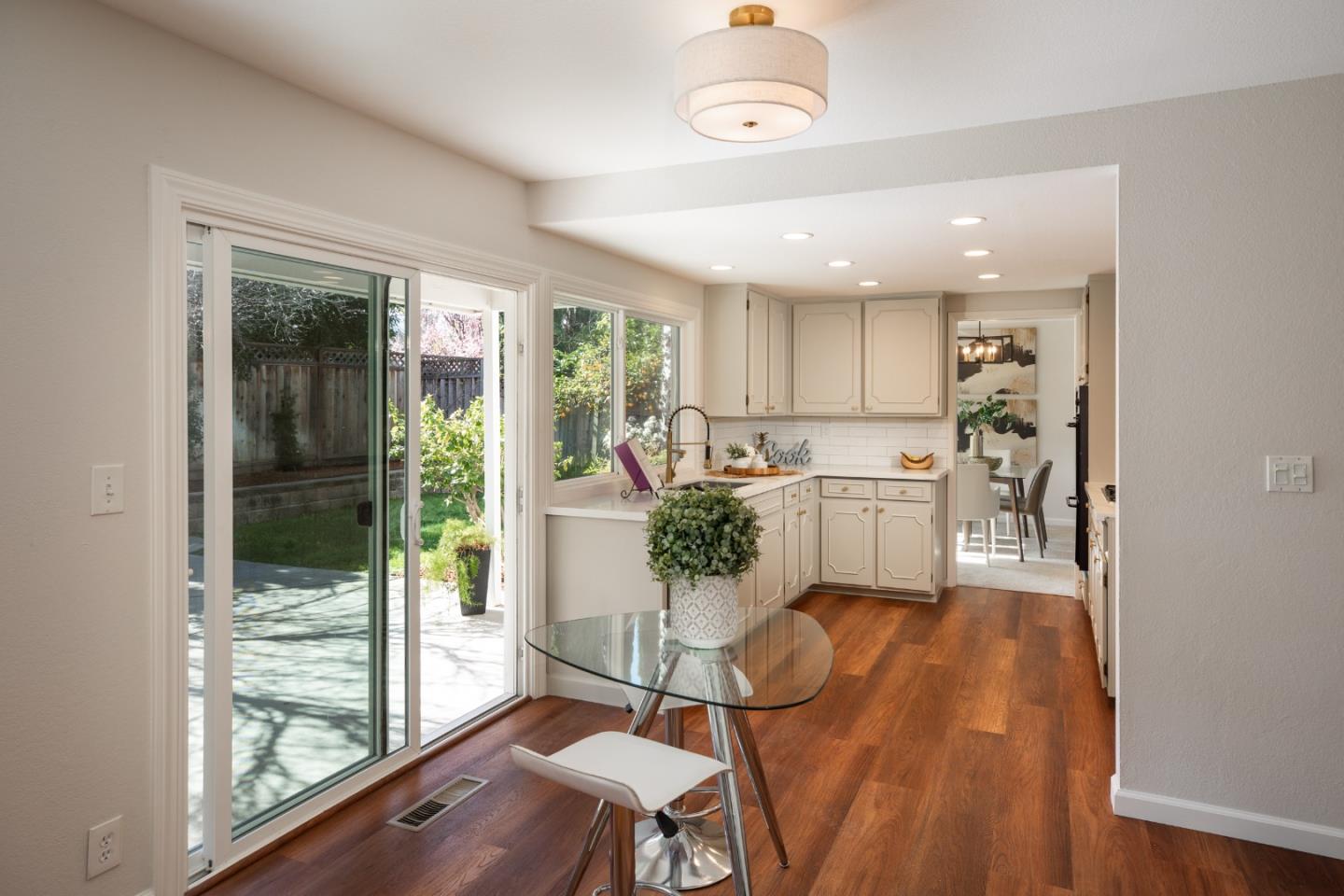 Detail Gallery Image 11 of 33 For 1476 Luning Dr, San Jose,  CA 95118 - 5 Beds | 2/1 Baths