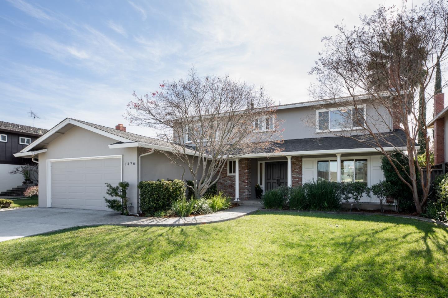 Detail Gallery Image 2 of 33 For 1476 Luning Dr, San Jose,  CA 95118 - 5 Beds | 2/1 Baths